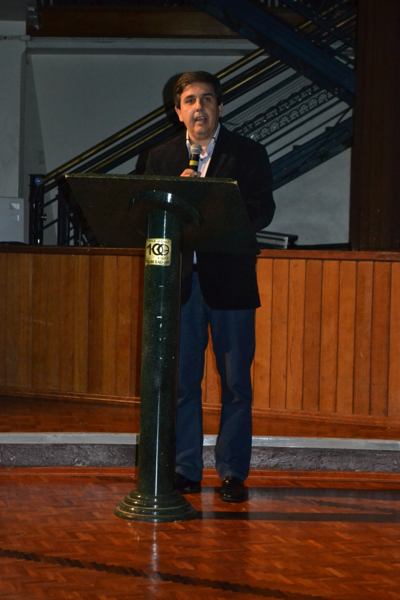 Andres participa da abertura do 4º Festival de Cinema